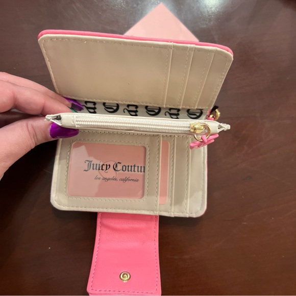 Juicy Couture Wallet/Tweezers & Bear Keychain Set - Picture 4 of 11